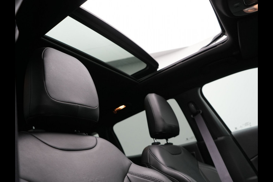 Jeep Compass 4xe 240 Plug-in Hybrid Electric S Dealer O.H PHEV | Panodak | Lederen Sportstoelen Memory & Ventilatie | Alpine Sound | Keyless | Camera | 19"L.M | Apple Carplay | Navi Full Map |