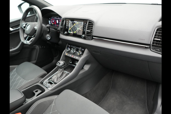 Škoda Karoq 1.5 TSI ACT Sportline 150pk DSG Dealer O.H | Panodak | Trekhaak af Fabriek | Adaptive Cruise | RS Sportstoelen Verwarmd | Camera | 19"L.M | Apple Carplay | Virtual | Keyless |