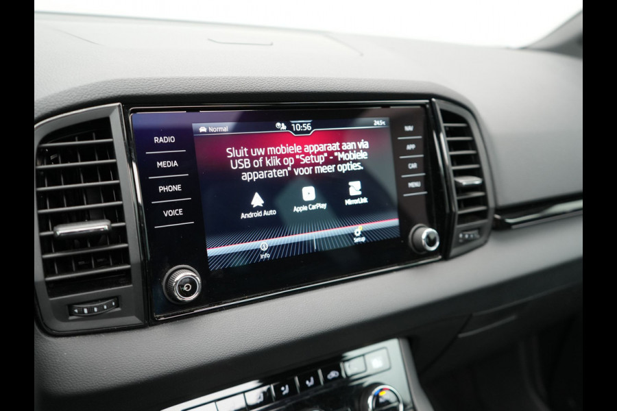Škoda Karoq 1.5 TSI ACT Sportline 150pk DSG Dealer O.H | Panodak | Trekhaak af Fabriek | Adaptive Cruise | RS Sportstoelen Verwarmd | Camera | 19"L.M | Apple Carplay | Virtual | Keyless |