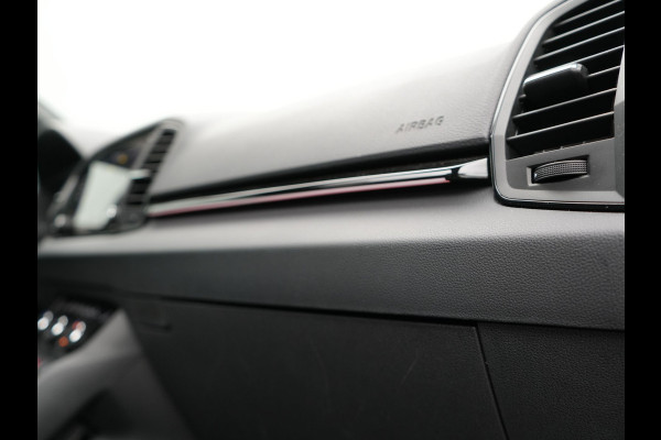 Škoda Karoq 1.5 TSI ACT Sportline 150pk DSG Dealer O.H | Panodak | Trekhaak af Fabriek | Adaptive Cruise | RS Sportstoelen Verwarmd | Camera | 19"L.M | Apple Carplay | Virtual | Keyless |