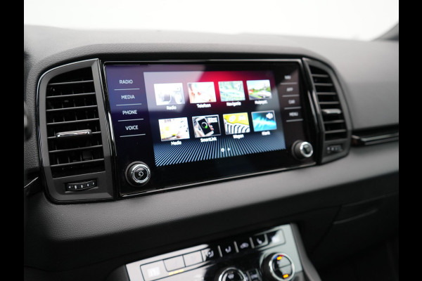Škoda Karoq 1.5 TSI ACT Sportline 150pk DSG Dealer O.H | Panodak | Trekhaak af Fabriek | Adaptive Cruise | RS Sportstoelen Verwarmd | Camera | 19"L.M | Apple Carplay | Virtual | Keyless |