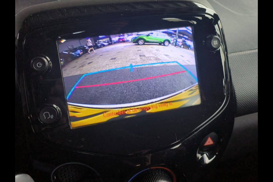 Citroën C1 1.0 VTi Shine AUTOMAAT Navi,Camera,Andriod/Apple, LMW uit 2019 Rijklaar + 12 maanden Bovag-garantie Henk Jongen Auto's in Helmond,  al 50 jaar service zoals 't hoort!