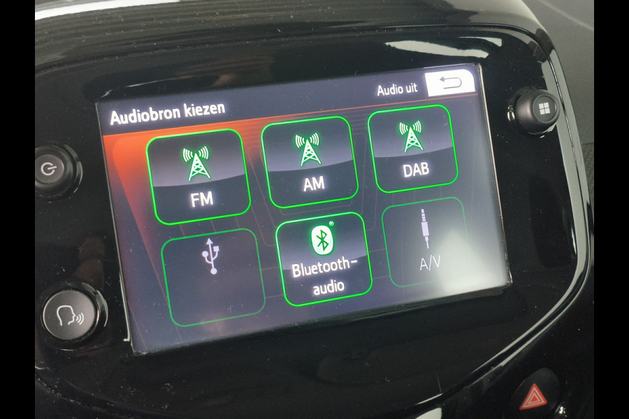 Citroën C1 1.0 VTi Shine AUTOMAAT Navi,Camera,Andriod/Apple, LMW uit 2019 Rijklaar + 12 maanden Bovag-garantie Henk Jongen Auto's in Helmond,  al 50 jaar service zoals 't hoort!