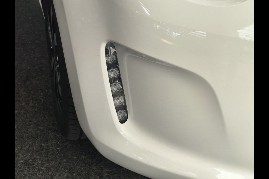 Citroën C1 1.0 VTi Shine AUTOMAAT Navi,Camera,Andriod/Apple, LMW uit 2019 Rijklaar + 12 maanden Bovag-garantie Henk Jongen Auto's in Helmond,  al 50 jaar service zoals 't hoort!