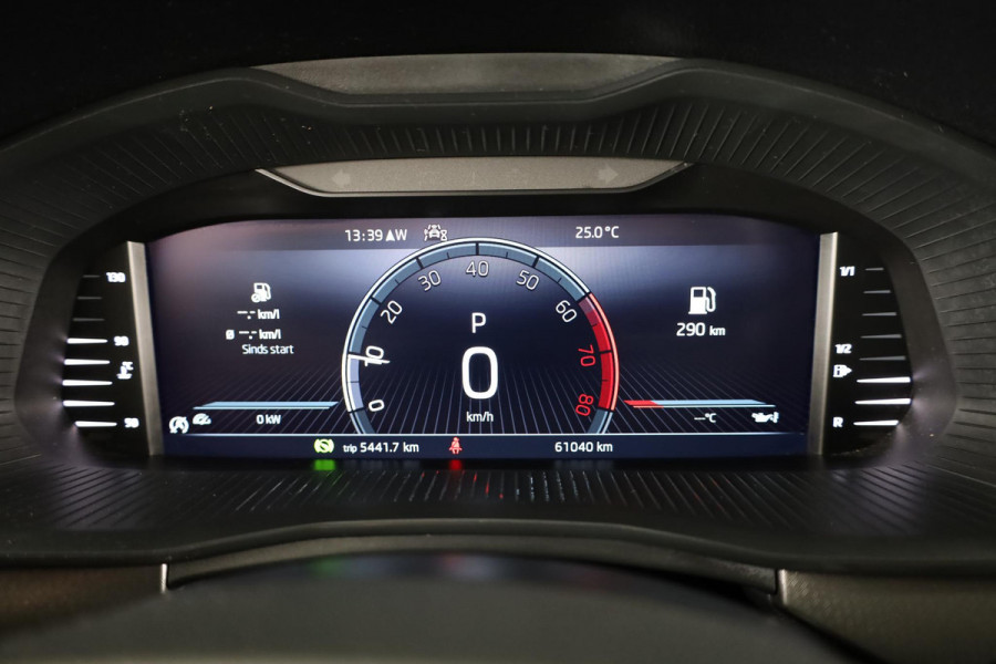 Škoda SCALA 1.0 TSI Business Edition 110pk Automaat | Navigatie | Verwarmbare voorstoelen | Parkeersensoren voor en achter | Apple carplay - Android Auto