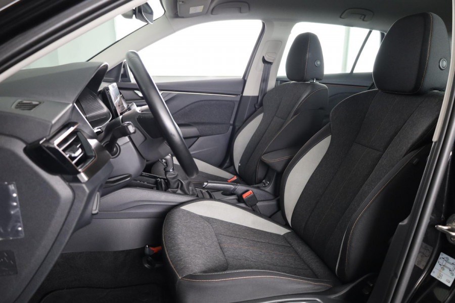 Škoda SCALA 1.0 TSI Business Edition 110pk Automaat | Navigatie | Verwarmbare voorstoelen | Parkeersensoren voor en achter | Apple carplay - Android Auto