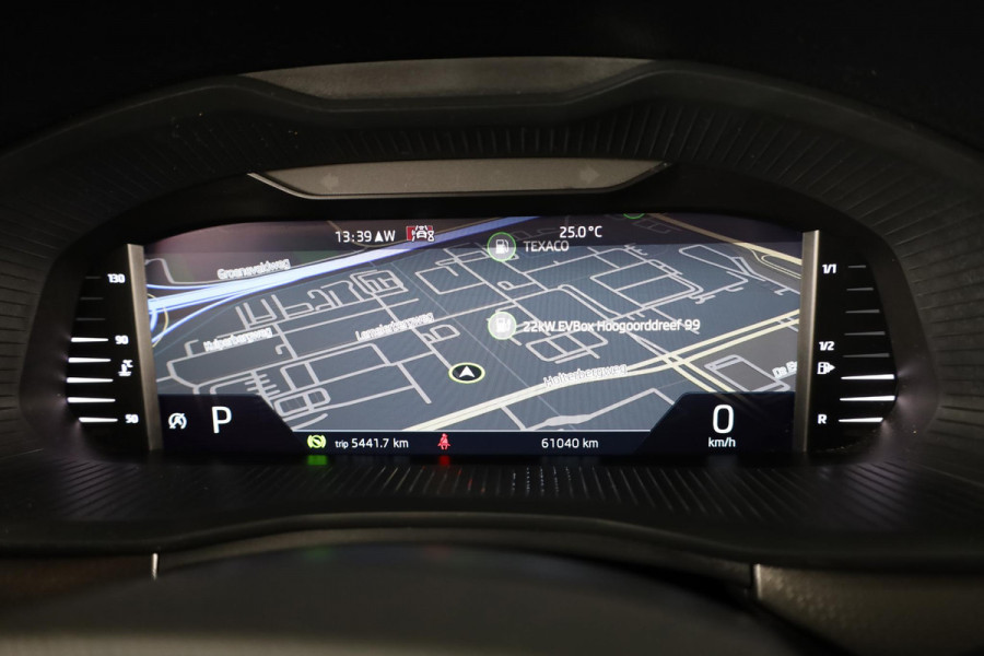 Škoda SCALA 1.0 TSI Business Edition 110pk Automaat | Navigatie | Verwarmbare voorstoelen | Parkeersensoren voor en achter | Apple carplay - Android Auto