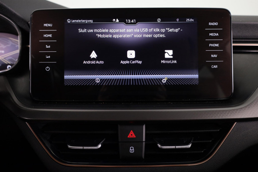 Škoda SCALA 1.0 TSI Business Edition 110pk Automaat | Navigatie | Verwarmbare voorstoelen | Parkeersensoren voor en achter | Apple carplay - Android Auto