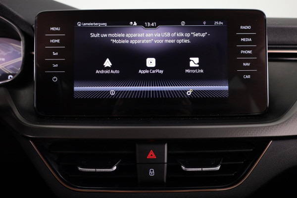 Škoda SCALA 1.0 TSI Business Edition 110pk Automaat | Navigatie | Verwarmbare voorstoelen | Parkeersensoren voor en achter | Apple carplay - Android Auto