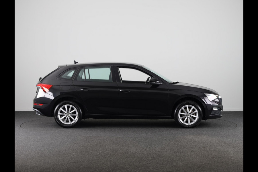 Škoda SCALA 1.0 TSI Business Edition 110pk Automaat | Navigatie | Verwarmbare voorstoelen | Parkeersensoren voor en achter | Apple carplay - Android Auto