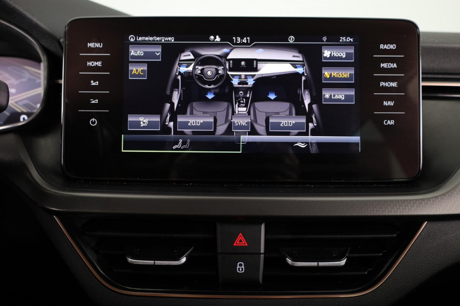 Škoda SCALA 1.0 TSI Business Edition 110pk Automaat | Navigatie | Verwarmbare voorstoelen | Parkeersensoren voor en achter | Apple carplay - Android Auto