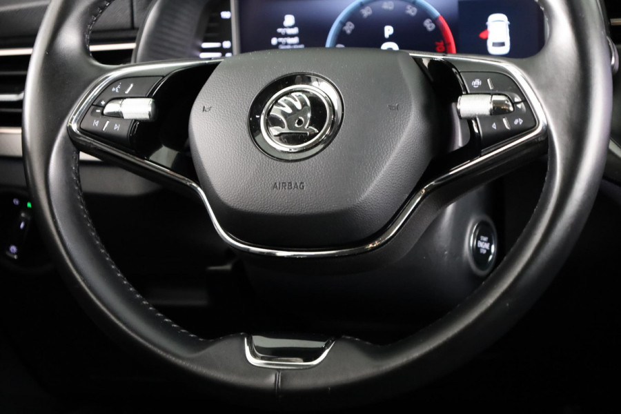 Škoda SCALA 1.0 TSI Business Edition 110pk Automaat | Navigatie | Verwarmbare voorstoelen | Parkeersensoren voor en achter | Apple carplay - Android Auto