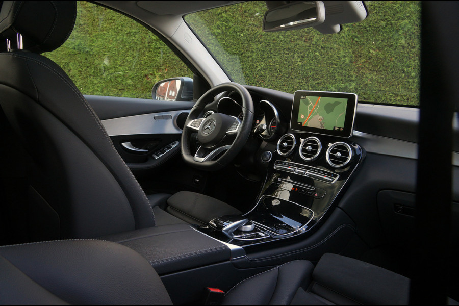 Mercedes-Benz GLC GLC 300 4M AMG line | Luchtvering Panorama Leder Burmester Dodehoek LED ILS