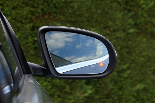 Mercedes-Benz GLC GLC 300 4M AMG line | Luchtvering Panorama Leder Burmester Dodehoek LED ILS