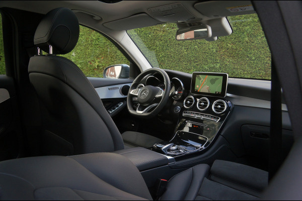 Mercedes-Benz GLC GLC 300 4M AMG line | Luchtvering Panorama Leder Burmester Dodehoek LED ILS