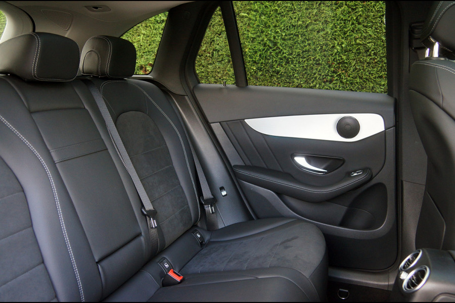 Mercedes-Benz GLC GLC 300 4M AMG line | Luchtvering Panorama Leder Burmester Dodehoek LED ILS