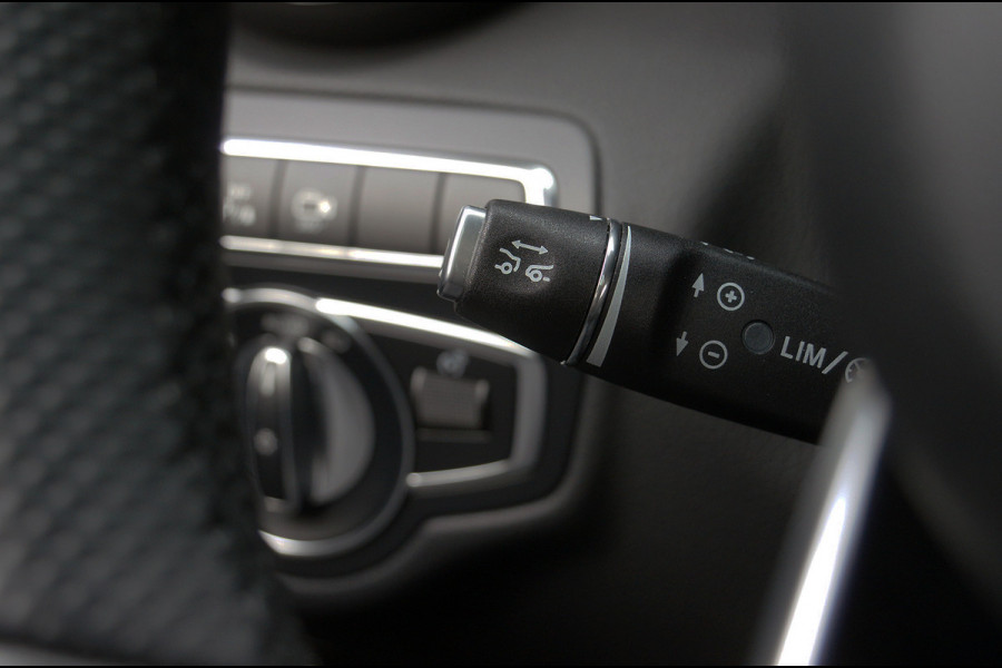 Mercedes-Benz GLC GLC 300 4M AMG line | Luchtvering Panorama Leder Burmester Dodehoek LED ILS