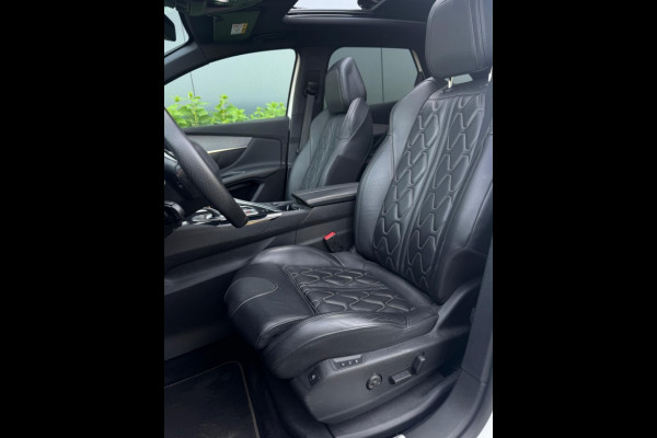 Peugeot 3008 1.6 HYbrid4 300 GT FULL PANO NAVI CLIMATE CAMERA SPORTVELGEN