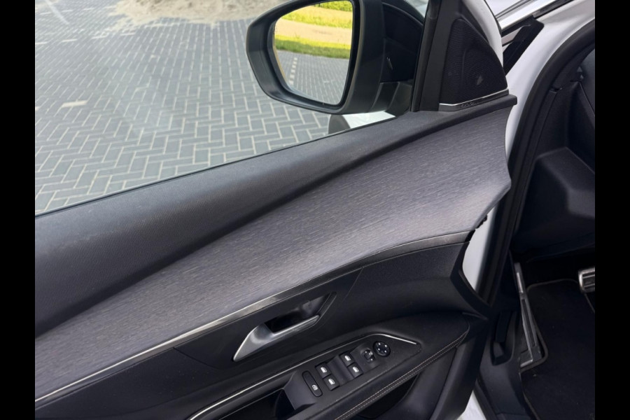 Peugeot 3008 1.6 HYbrid4 300 GT FULL PANO NAVI CLIMATE CAMERA SPORTVELGEN