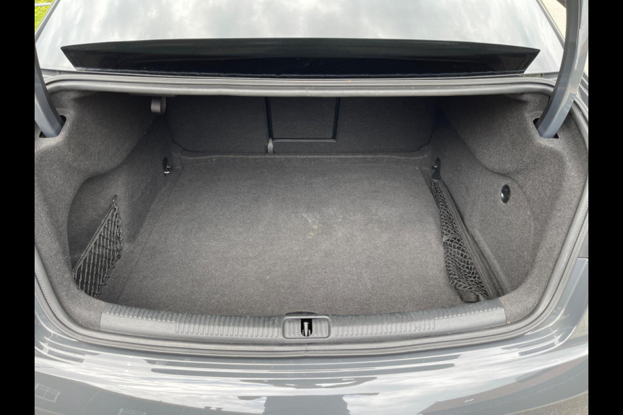 Audi A3 Limousine 1.5 TFSI 3X S-LINE PANO/B&O/CAM/NAVI/ VIRTUAL COCKPIT MATRIX LAMPEN