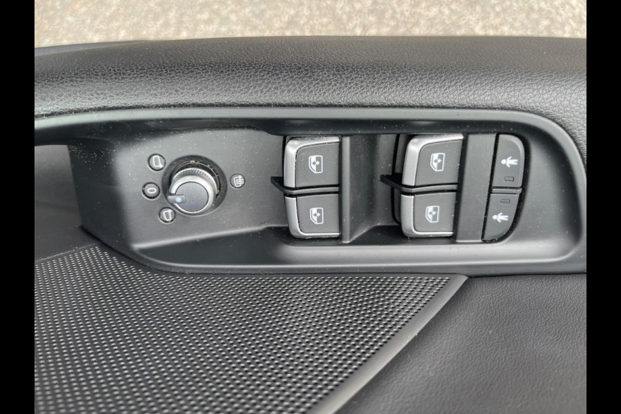Audi A3 Limousine 1.5 TFSI 3X S-LINE PANO/B&O/CAM/NAVI/ VIRTUAL COCKPIT MATRIX LAMPEN