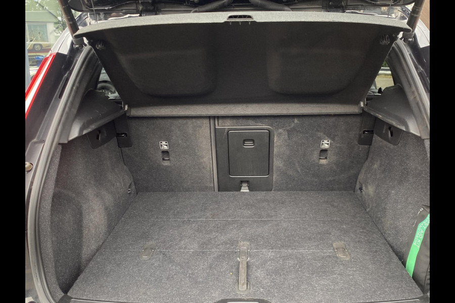 Volvo XC40 Recharge Plus STOEL + STUURVERWARMING | LEDER/ALCANTARA | RIJKLAAR INCL. 12 MND. BOVAGGARANTIE