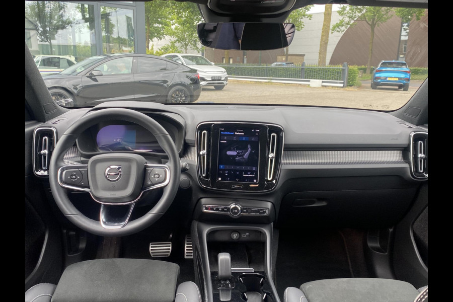 Volvo XC40 Recharge Plus STOEL + STUURVERWARMING | LEDER/ALCANTARA | RIJKLAAR INCL. 12 MND. BOVAGGARANTIE