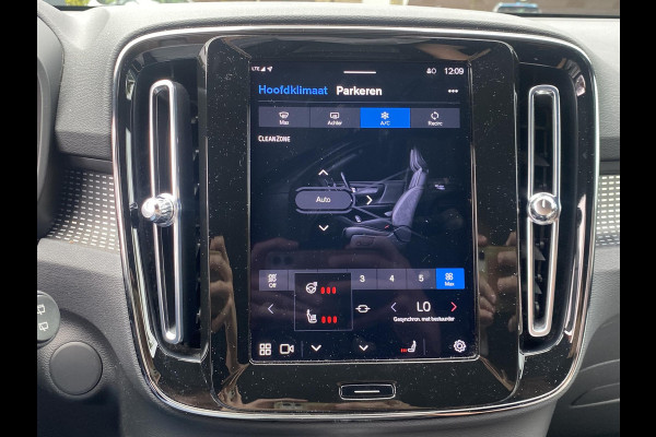 Volvo XC40 Recharge Plus STOEL + STUURVERWARMING | LEDER/ALCANTARA | RIJKLAAR INCL. 12 MND. BOVAGGARANTIE