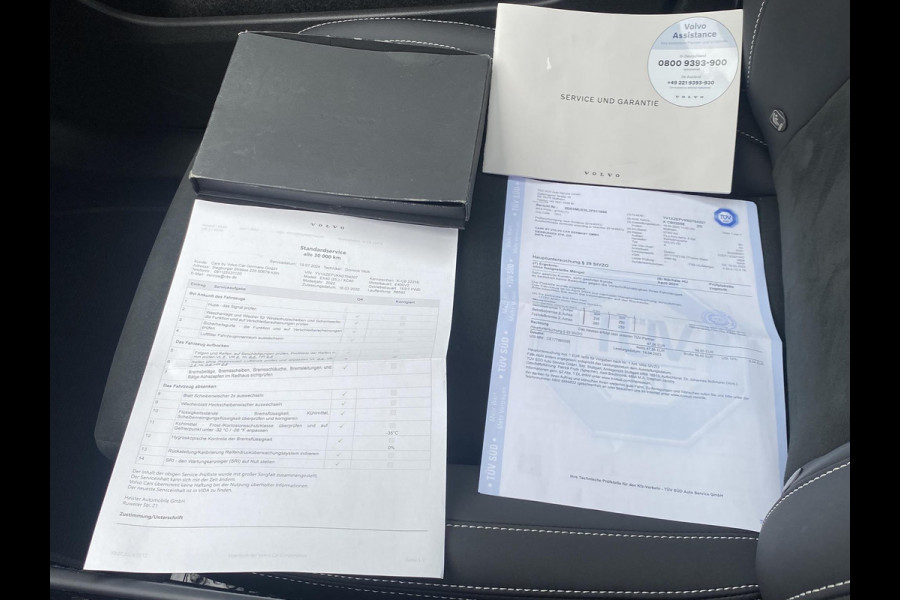 Volvo XC40 Recharge Plus STOEL + STUURVERWARMING | LEDER/ALCANTARA | RIJKLAAR INCL. 12 MND. BOVAGGARANTIE