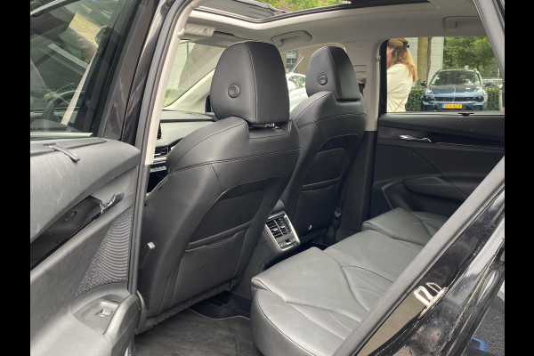 Škoda ENYAQ iV 60 ORIG. NL. NAP KM. | CAMERA | STOELVERWARMING VOOR + ACHTER | ELEK. TREKHAAK