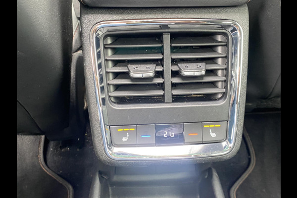 Škoda ENYAQ iV 60 ORIG. NL. NAP KM. | CAMERA | STOELVERWARMING VOOR + ACHTER | ELEK. TREKHAAK