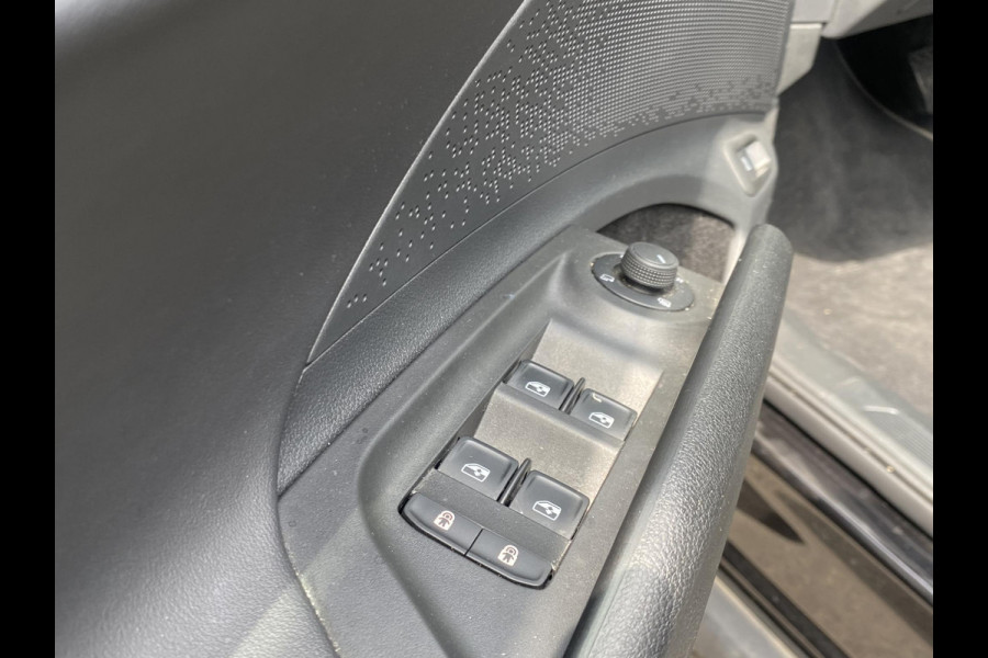 Škoda ENYAQ iV 60 ORIG. NL. NAP KM. | CAMERA | STOELVERWARMING VOOR + ACHTER | ELEK. TREKHAAK