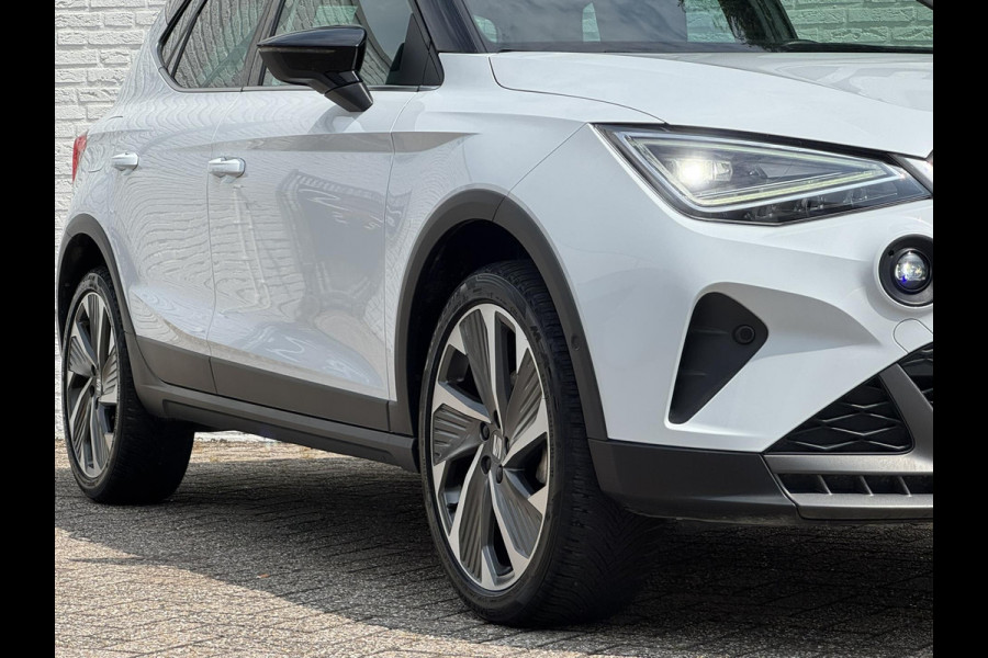 Seat Arona 1.0 TSI FR Online Led Leder/alcantara Camera Cruise Clima Afn trekhaak 18 inch+allseason