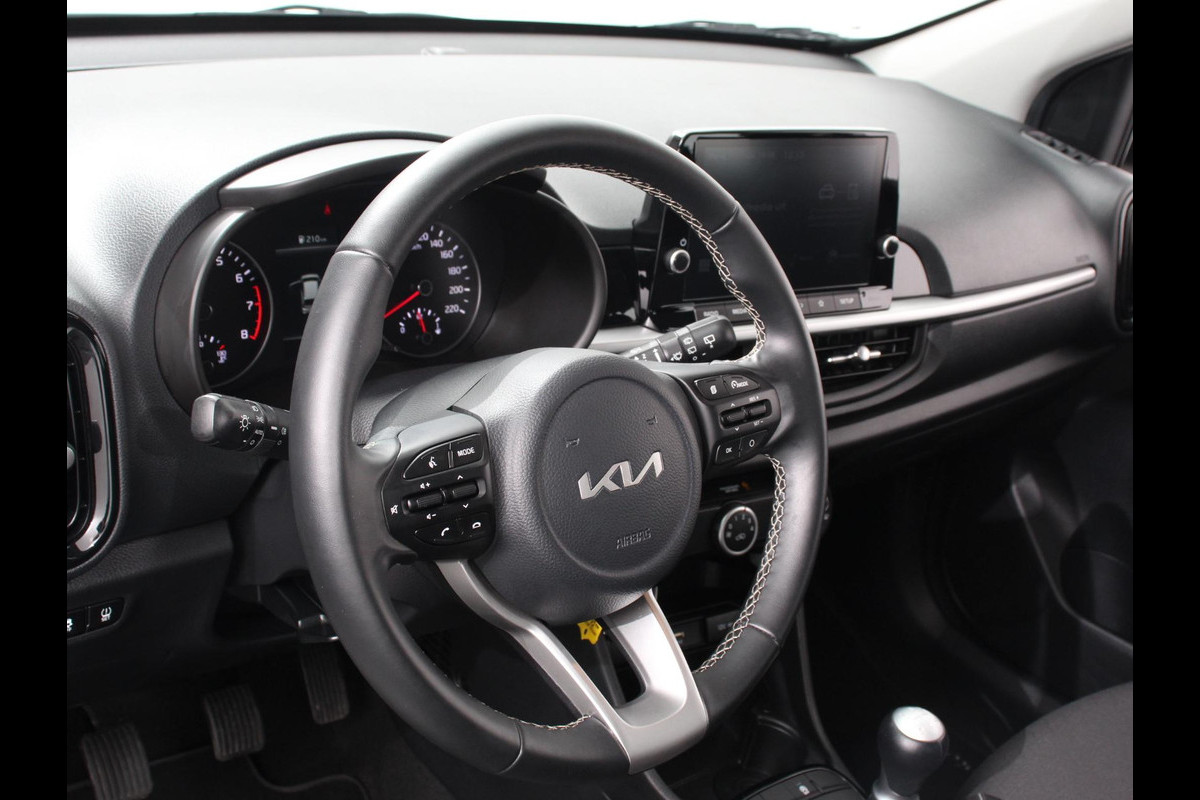 Kia Picanto 1.0 DPi DynamicLine Airco Navigatie Apple Carplay/Android Auto Camera Lichtmetalen Velgen Kia Picanto 1.0 DPi DynamicLine Airco Navigatie Apple Carplay/Android Auto Camera Lichtmetalen Velgen