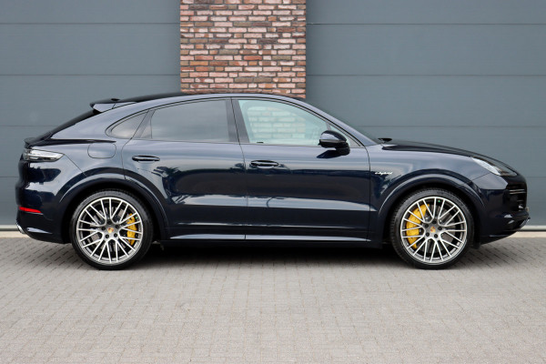 Porsche Cayenne Coupé 4.0 Turbo S E-Hybrid Aut8 | 680pk | Achterasbesturing | Keramisch | Panoramadak | PASM | Sport-Design-pakket | Sport-Chrono | Burmester High End | Memory | Stoelventilatie | HUD | Verwarmd Stuurwiel | PDLS+ |