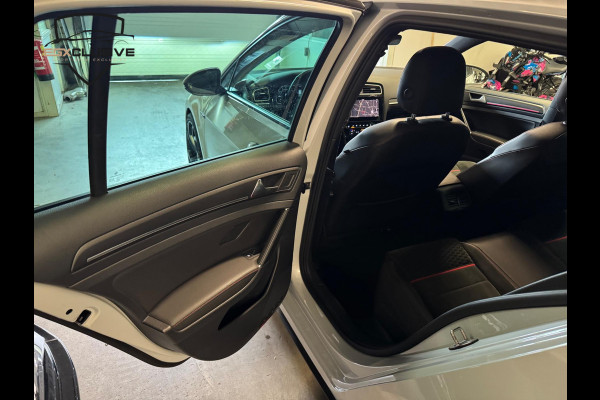 Volkswagen Golf 2.0 TSI GTI Performance PANO | ACC | LANE | BLIND | DYNAUDIO