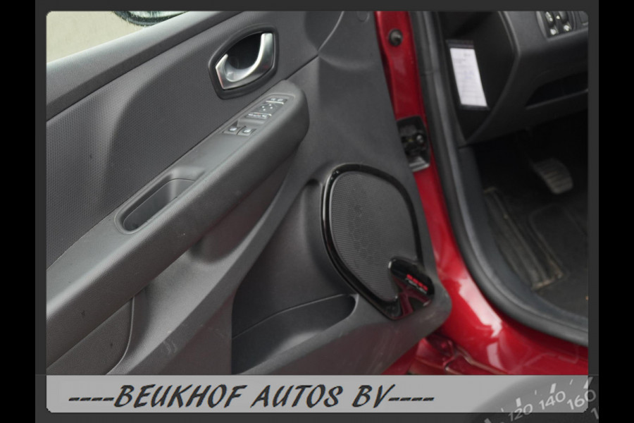 Renault Clio Estate 0.9 TCe Trekhaak Navi Carplay Airco Ecc