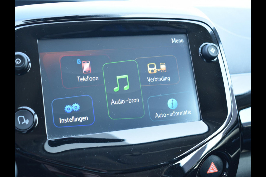 Peugeot 108 1.0 e-VTi 72pk Allure CARPLAY | AIRCO | LICHTMETALEN VELGEN |