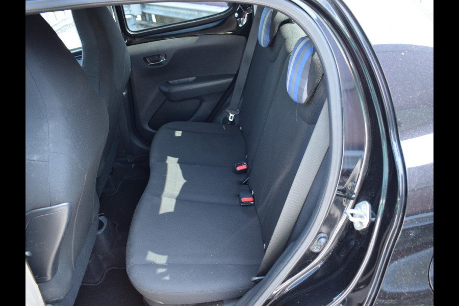 Peugeot 108 1.0 e-VTi 72pk Allure CARPLAY | AIRCO | LICHTMETALEN VELGEN |