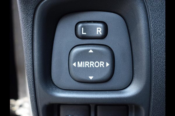 Peugeot 108 1.0 e-VTi 72pk Allure CARPLAY | AIRCO | LICHTMETALEN VELGEN |