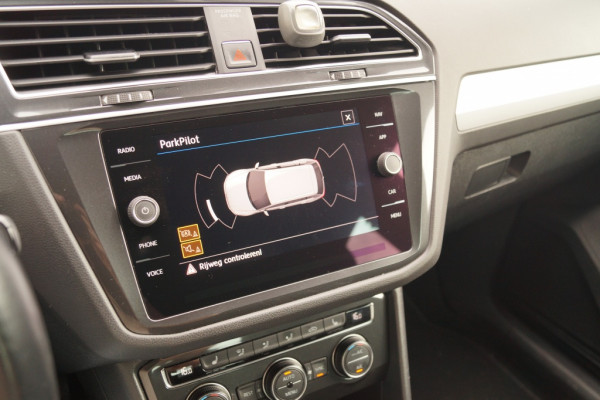 Volkswagen Tiguan 1.4 TSI 150pk R-Line Business -PANO-LED-ECC-NAVI-PDC-