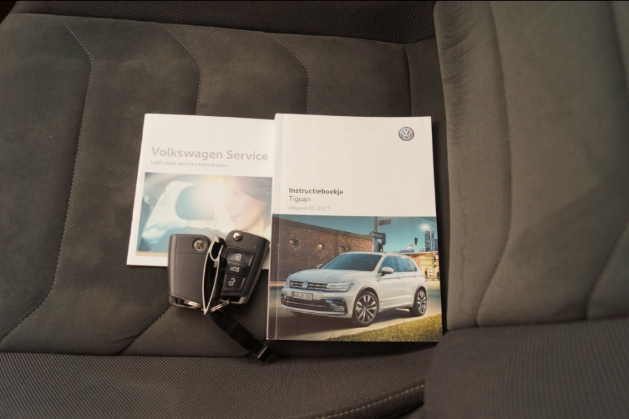 Volkswagen Tiguan 1.4 TSI 150pk R-Line Business -PANO-LED-ECC-NAVI-PDC-