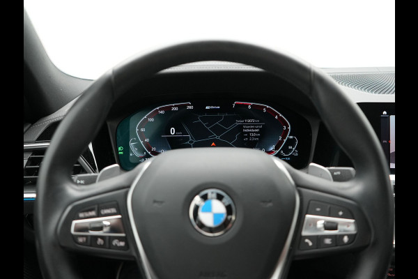 BMW 3-serie 330e Luxury Line Plug In Hybrid 293pk PHEV | Trekhaak af Fabriek | Lederen Memory Stoelen Verwarmd | Camera | Apple Carplay | Keyless | Virtual | Sfeerverlichting | DAB | Navi Full Map |