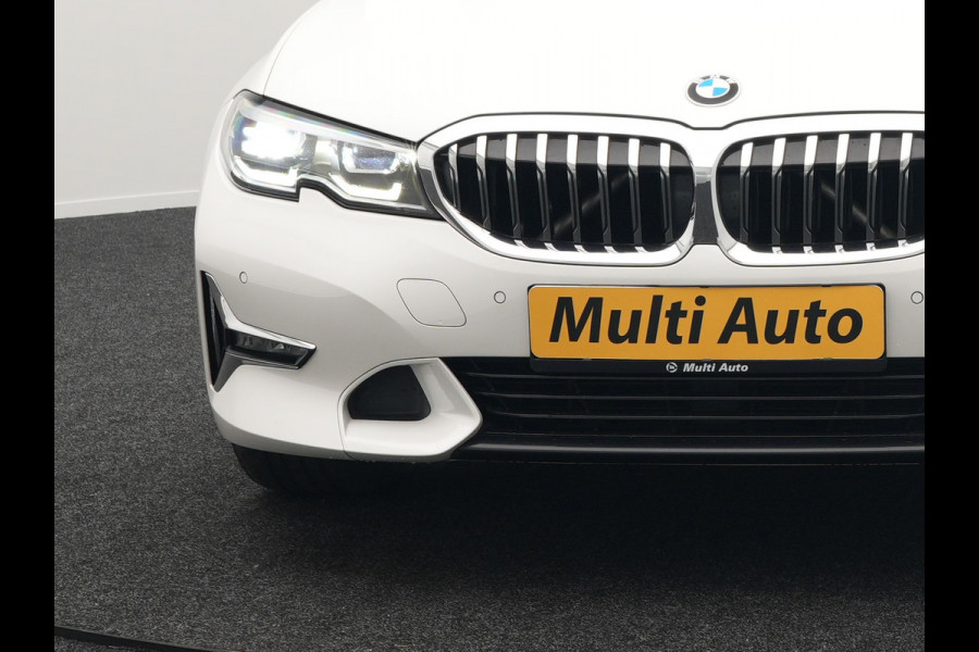 BMW 3-serie 330e Luxury Line Plug In Hybrid 293pk PHEV | Trekhaak af Fabriek | Lederen Memory Stoelen Verwarmd | Camera | Apple Carplay | Keyless | Virtual | Sfeerverlichting | DAB | Navi Full Map |