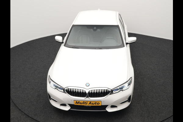 BMW 3-serie 330e Luxury Line Plug In Hybrid 293pk PHEV | Trekhaak af Fabriek | Lederen Memory Stoelen Verwarmd | Camera | Apple Carplay | Keyless | Virtual | Sfeerverlichting | DAB | Navi Full Map |