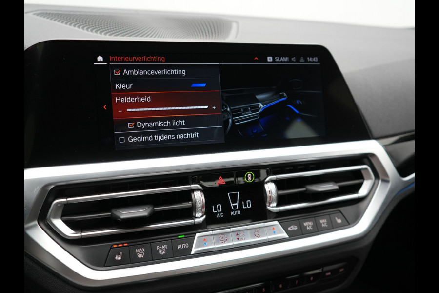 BMW 3-serie 330e Luxury Line Plug In Hybrid 293pk PHEV | Trekhaak af Fabriek | Lederen Memory Stoelen Verwarmd | Camera | Apple Carplay | Keyless | Virtual | Sfeerverlichting | DAB | Navi Full Map |
