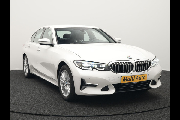 BMW 3-serie 330e Luxury Line Plug In Hybrid 293pk PHEV | Trekhaak af Fabriek | Lederen Memory Stoelen Verwarmd | Camera | Apple Carplay | Keyless | Virtual | Sfeerverlichting | DAB | Navi Full Map |