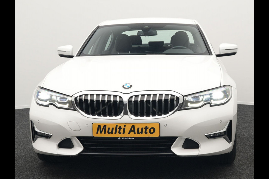 BMW 3-serie 330e Luxury Line Plug In Hybrid 293pk PHEV | Trekhaak af Fabriek | Lederen Memory Stoelen Verwarmd | Camera | Apple Carplay | Keyless | Virtual | Sfeerverlichting | DAB | Navi Full Map |