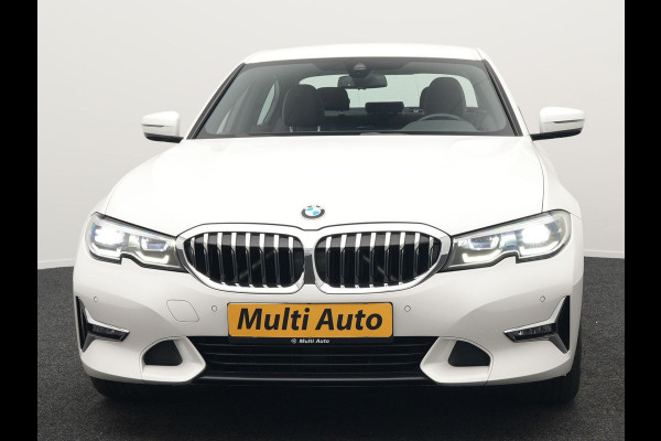 BMW 3-serie 330e Luxury Line Plug In Hybrid 293pk PHEV | Trekhaak af Fabriek | Lederen Memory Stoelen Verwarmd | Camera | Apple Carplay | Keyless | Virtual | Sfeerverlichting | DAB | Navi Full Map |