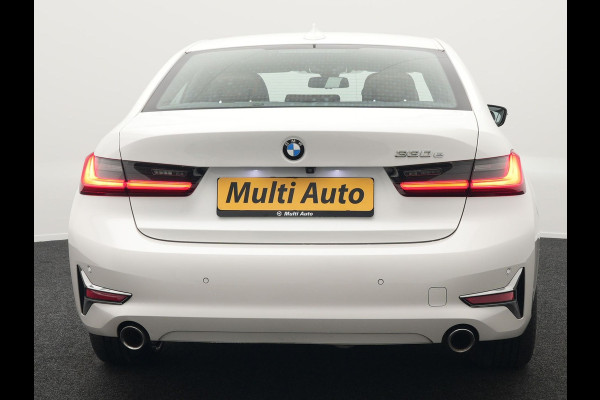 BMW 3-serie 330e Luxury Line Plug In Hybrid 293pk PHEV | Trekhaak af Fabriek | Lederen Memory Stoelen Verwarmd | Camera | Apple Carplay | Keyless | Virtual | Sfeerverlichting | DAB | Navi Full Map |